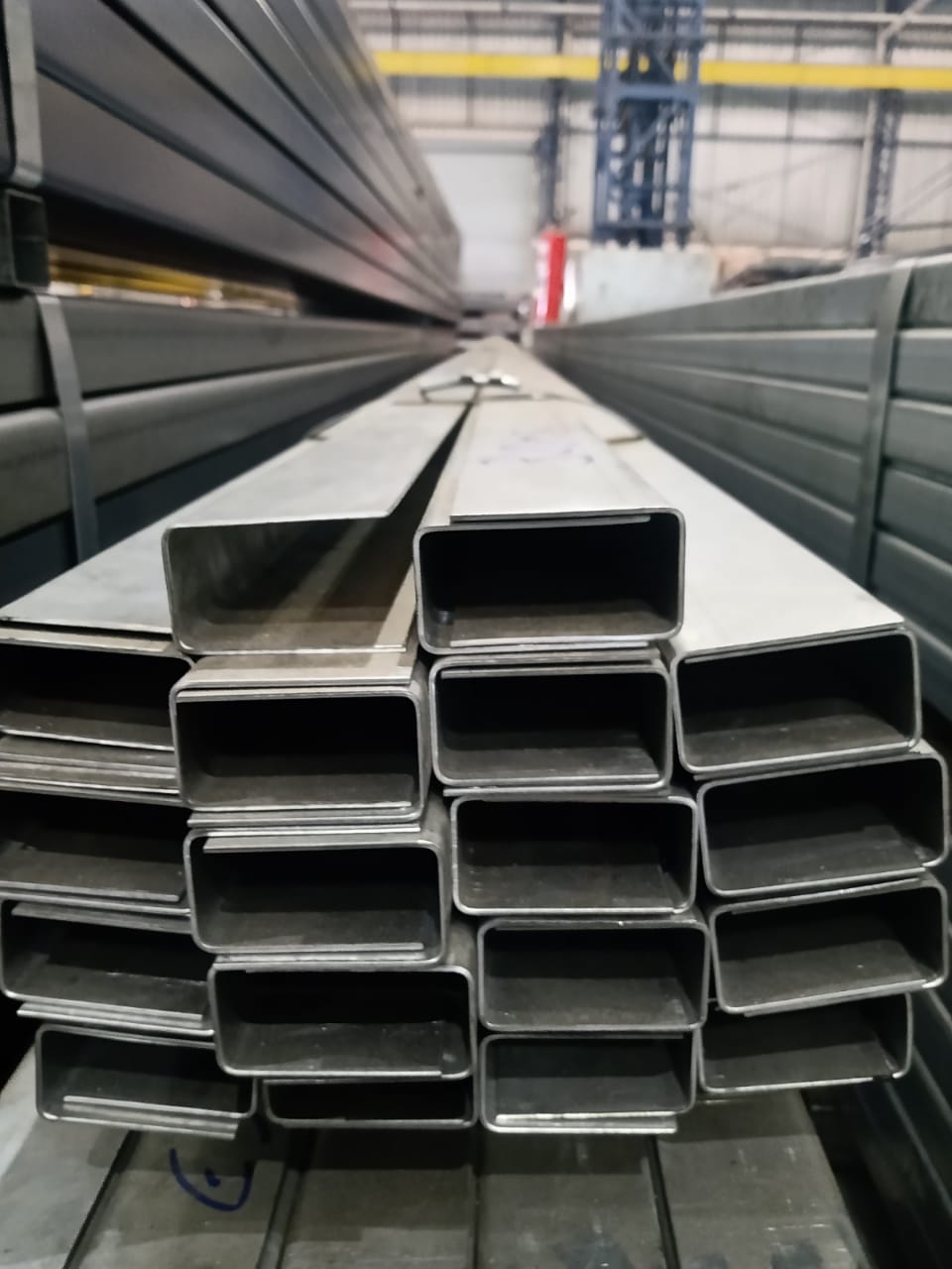 Perfil Lateral Guia de Porta de Enrolar